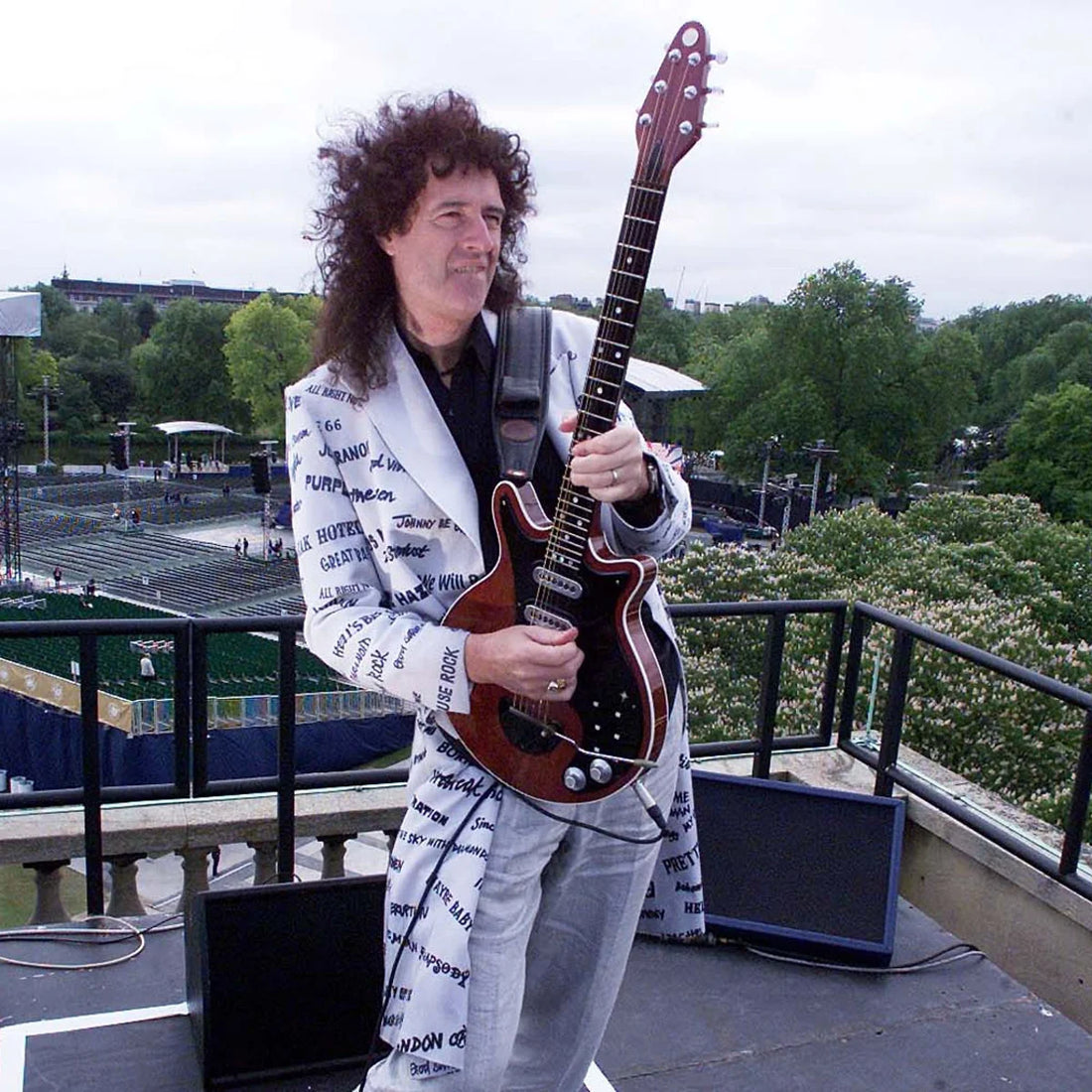 Brian May — playing style image