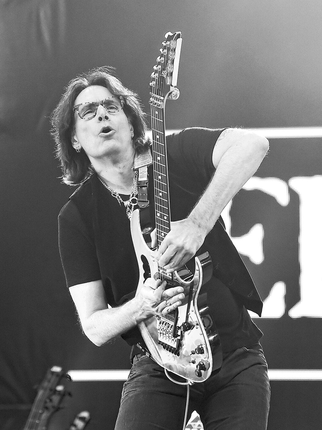 Steve Vai — playing style image