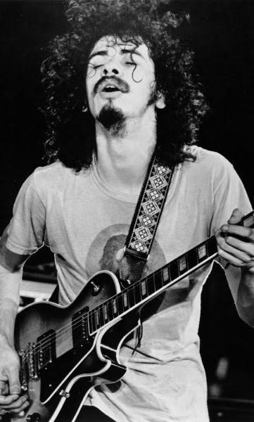 Carlos Santana — playing style image